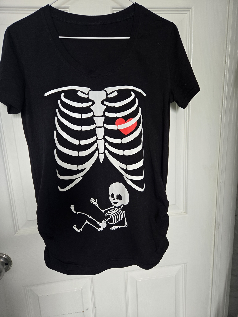Maternity Skeleton Heart Graphic Tee - Black